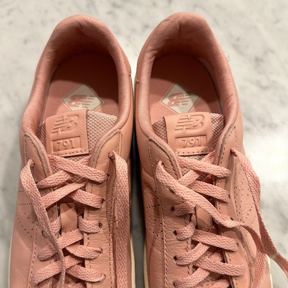 Women’s New Balance X J. Crew 791 Pink Leather Sneakers, size 7 - Picture 4 of 6